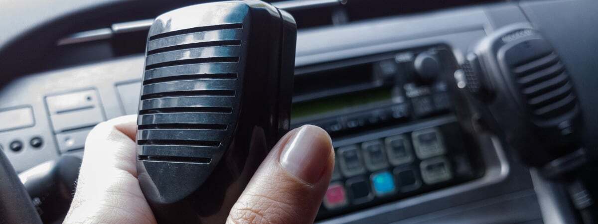 what is the mobile radio bracket for the icom ic-7300